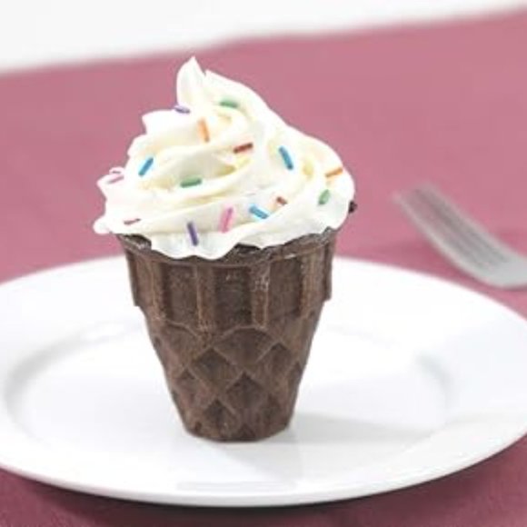 NORDIC WARE Retired Gold Color Ice Cream Cone 6 Cupcake Baking Pan - Picture 3 of 10